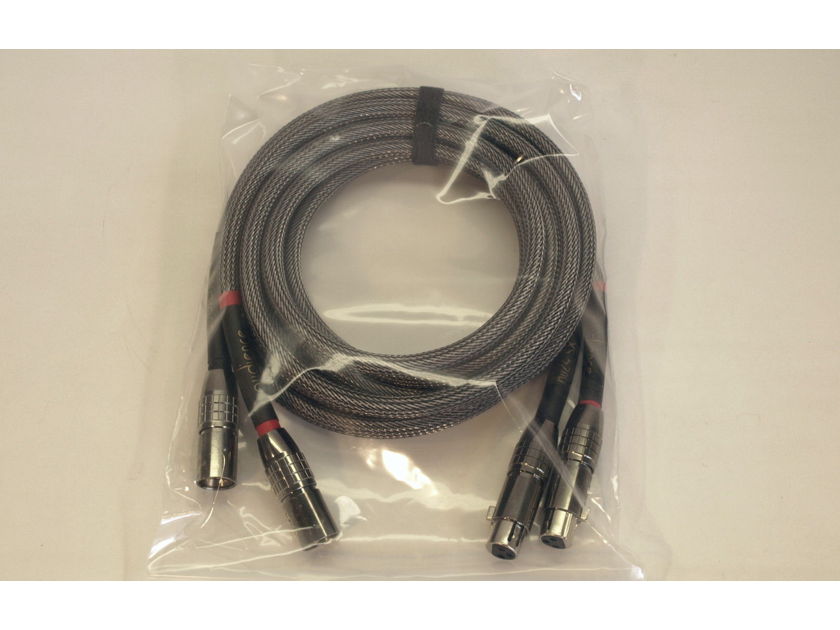 Audience AU24-SX INTERCONNECTS 2.5 METERS, XLR'S, MINT, LIFE-TIME WARRANTY