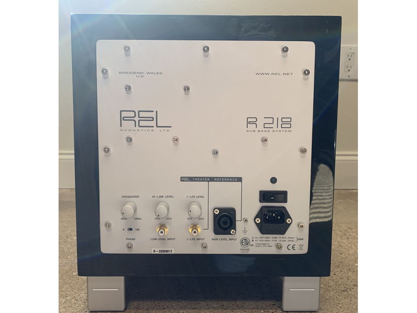 REL Acoustics R-218