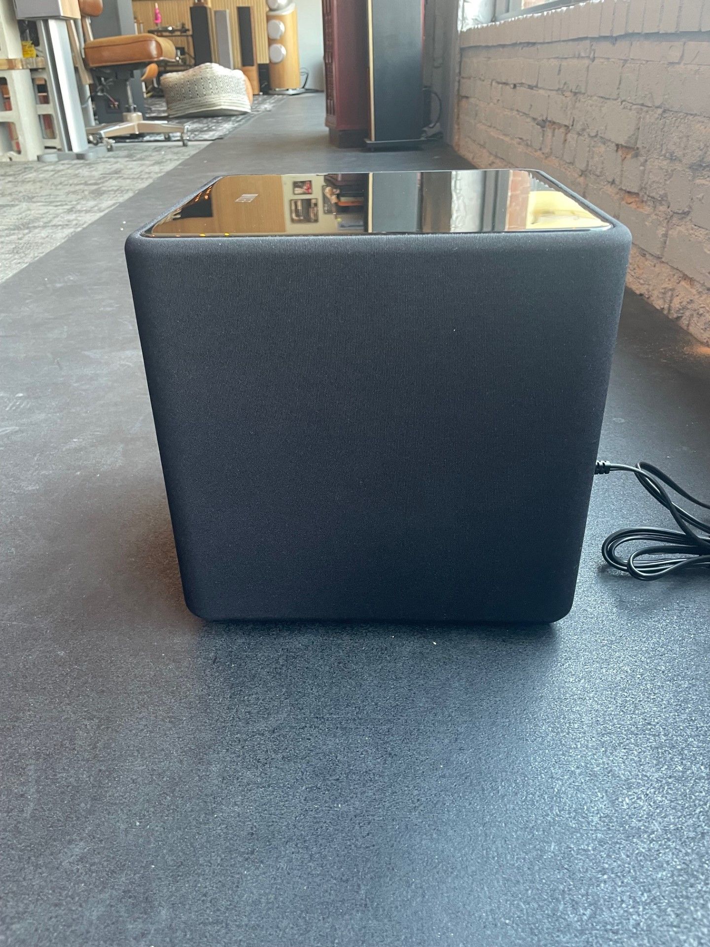 KEF KUBE 8B Subwoofer 5