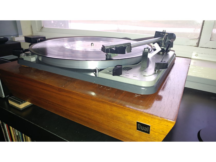 DUAL 1019 TURNTABLE COMPLETELY RESTORED, FULLY WORKING . SOUNDS & LOOKS GREAT