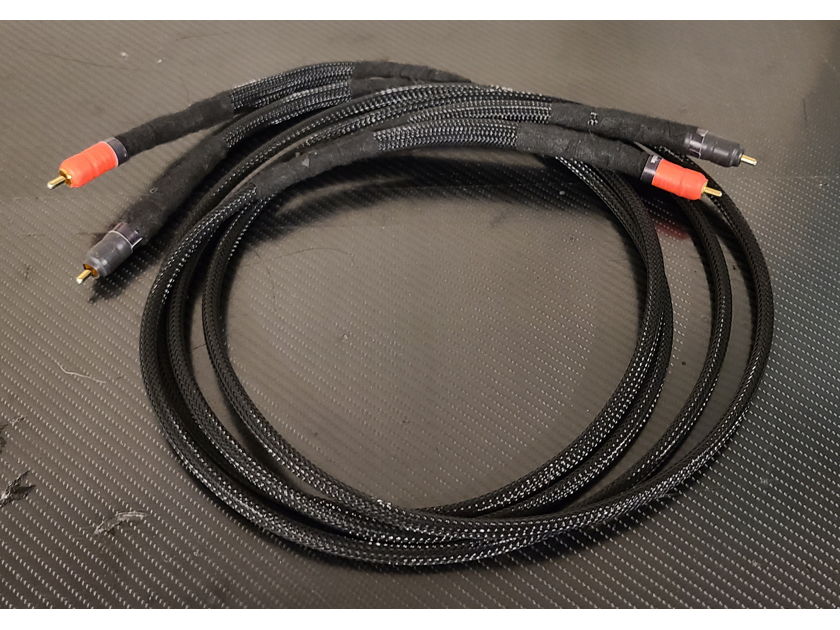 Perkune Matrix Interconnect Cables. RCA. 1.8 Meters.