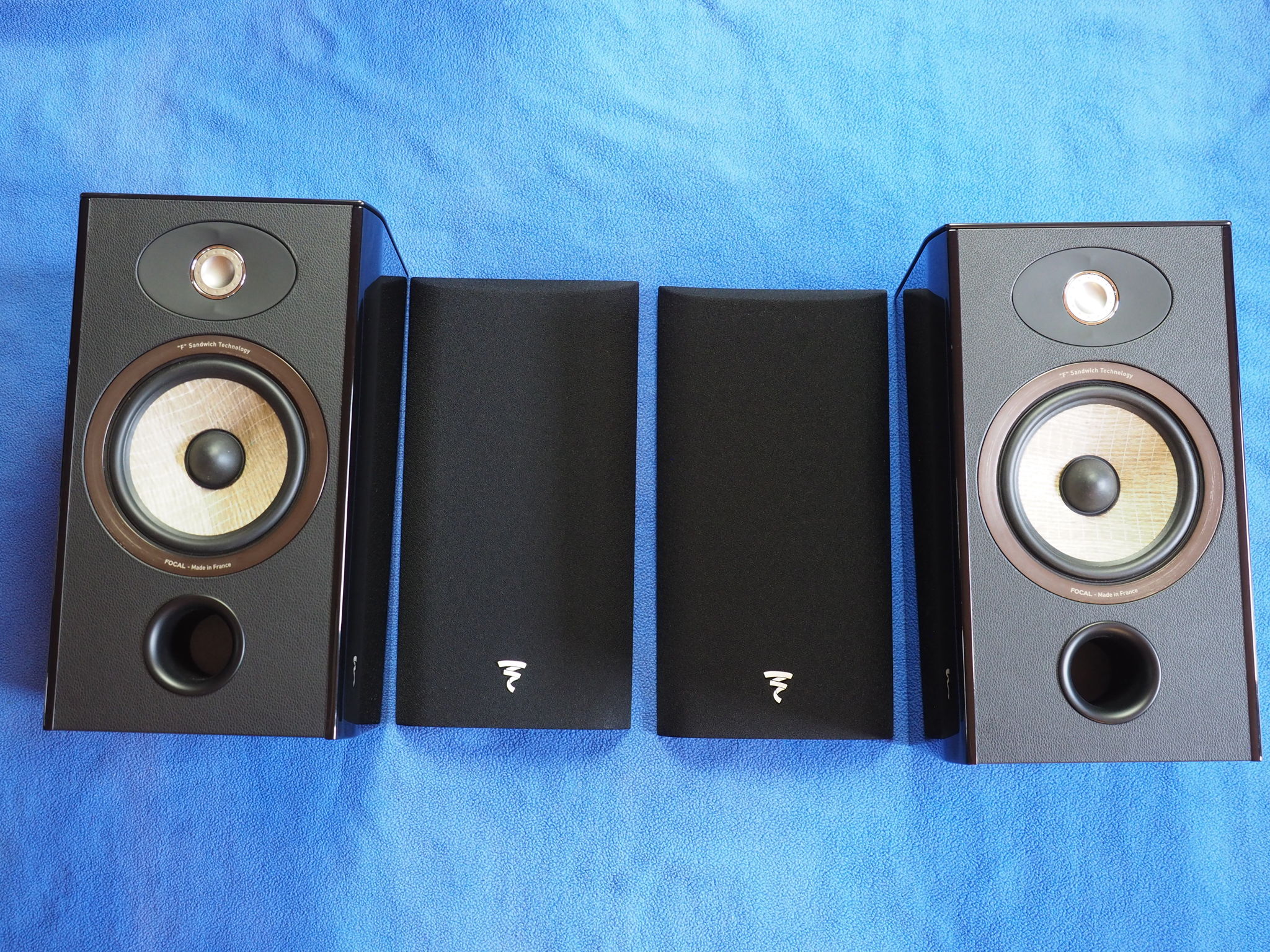 Gloss Black Focal Aria 906 Bookshelf, Moni For Sale