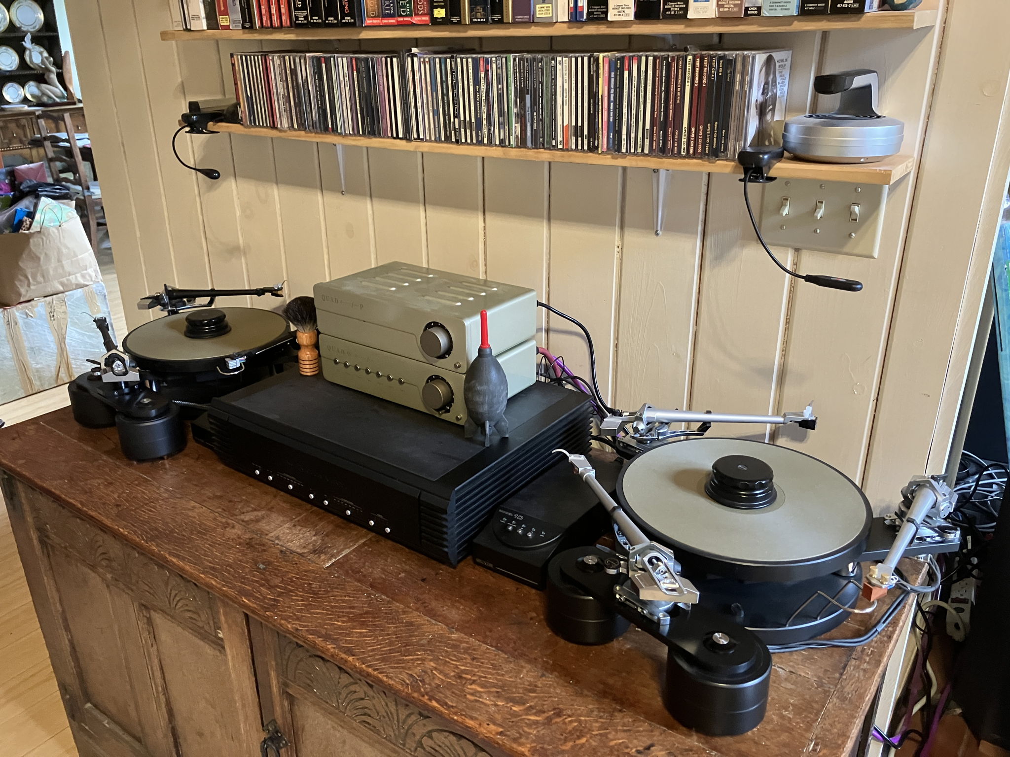 Six tonearms, two phono stages. The 24p is for the Decca.