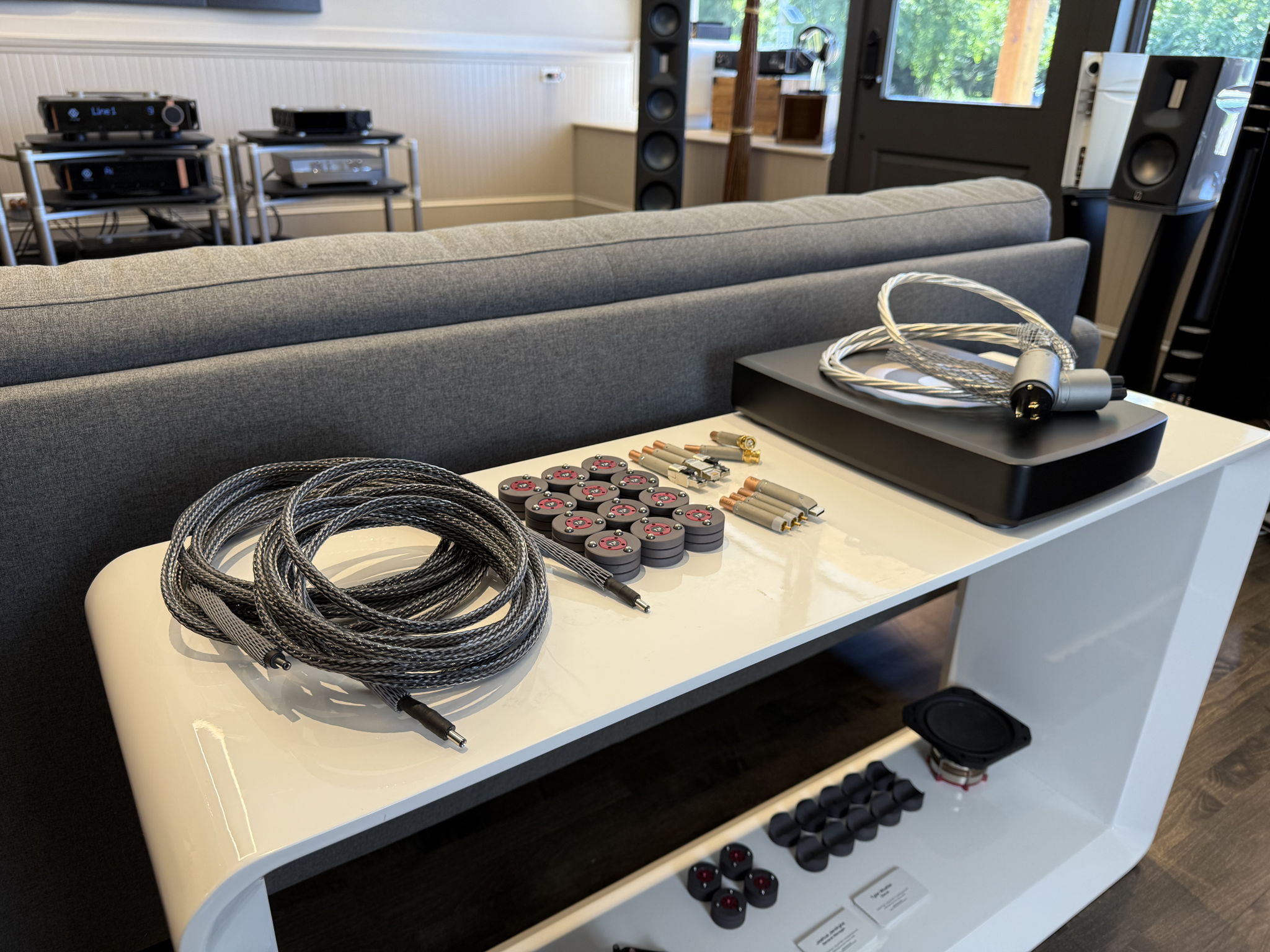 Ansuz Acoustics - D2 PowerBox, Sortz, Darkz, Sparkz, & ...