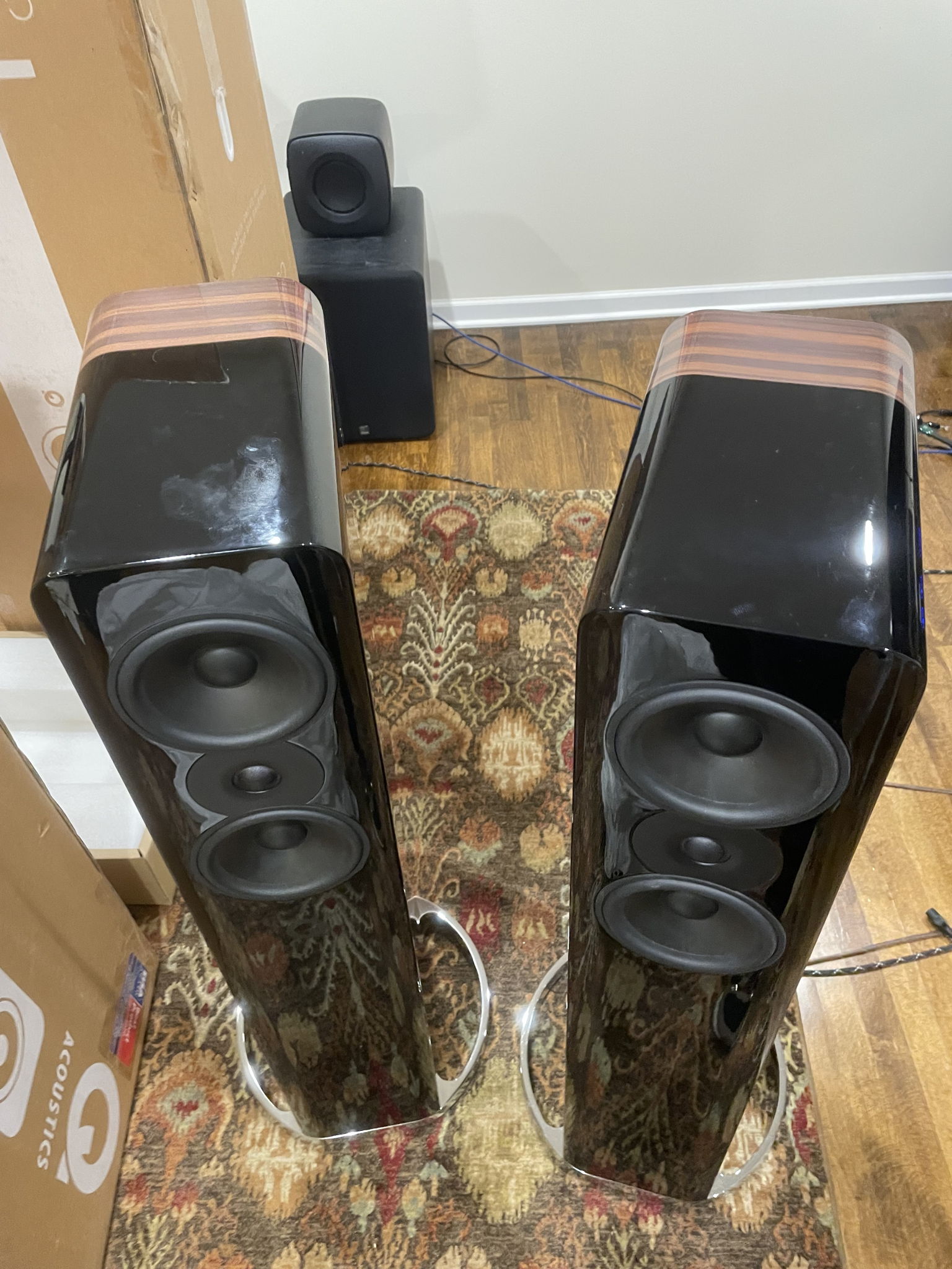 Q acoustics 8