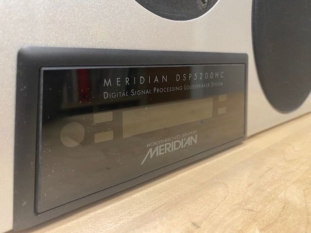 Meridian DSP5200HC Center Channel Speaker (Gloss Silver) 12