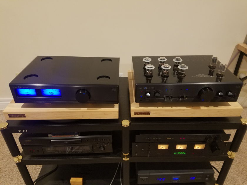 Cary Audio SLP-05 w/remote, Lots of Tubes, Black