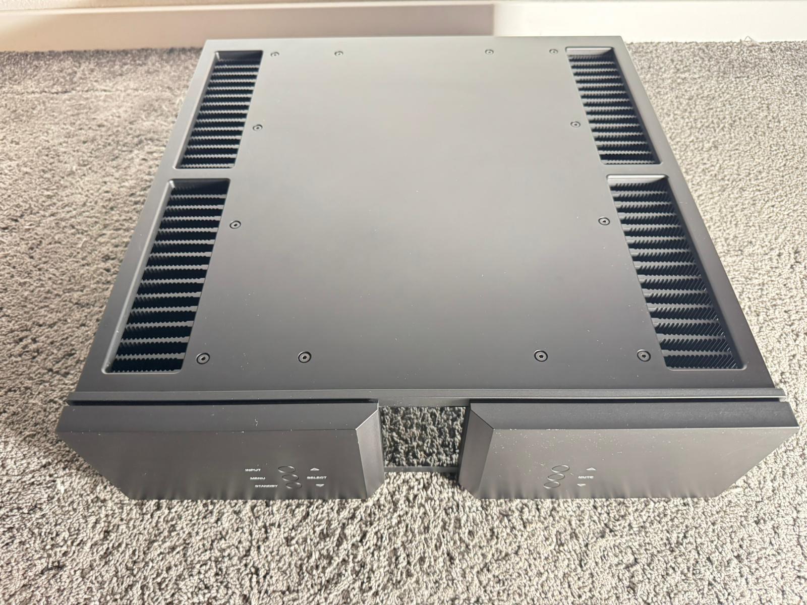 Vitus Audio SS-010 integrated amplifier in black 3