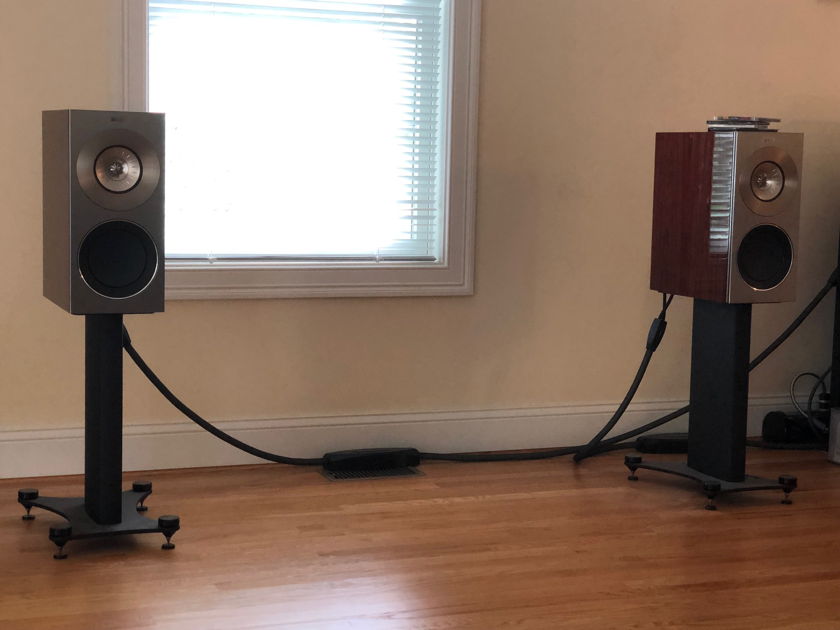 KEF Reference 1 Rosewood with Stands