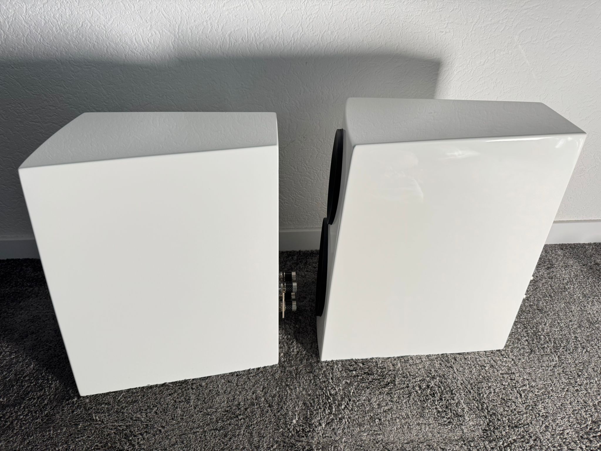 Elac Concentro S503 speakers in white from 2025 3