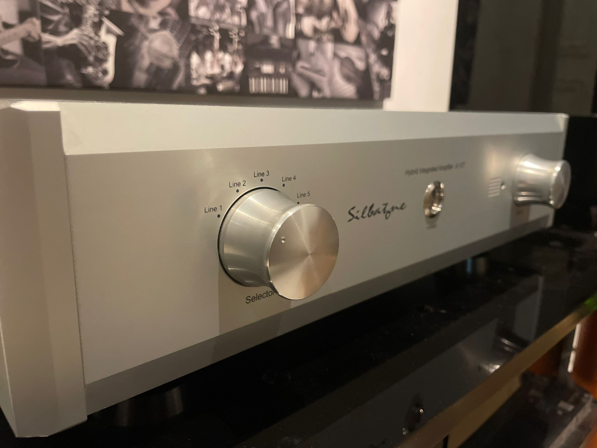 Silbatone Acoustics JI-107 Hybrid Integrated Amp 2