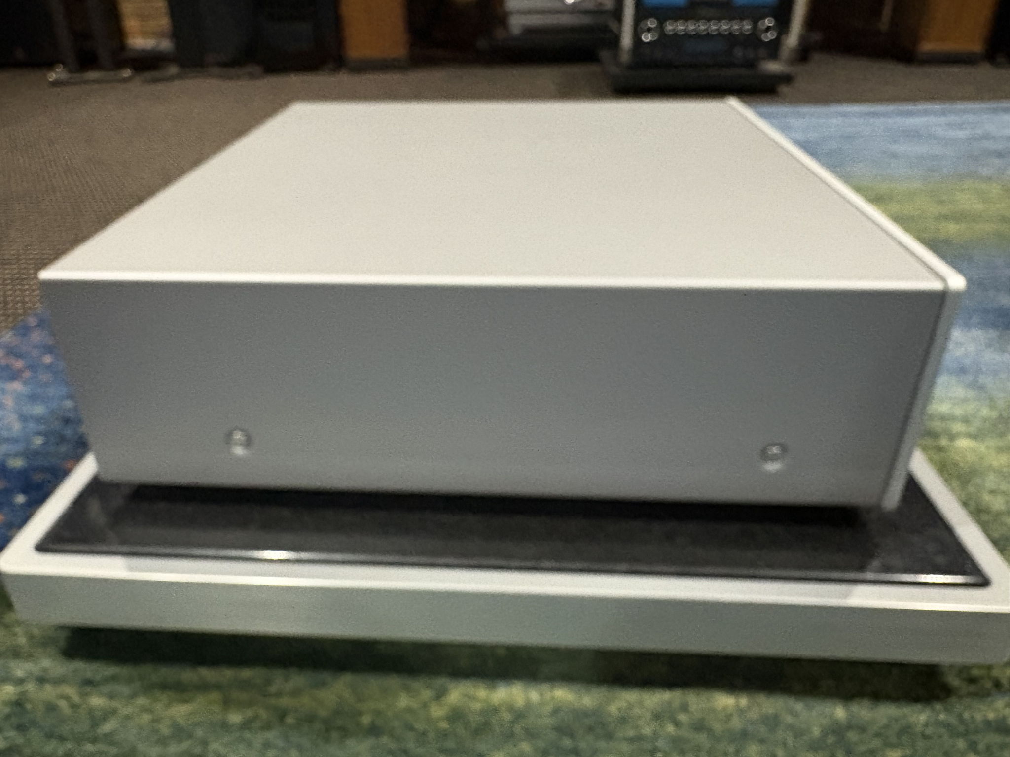 Luxman D-03X CD Player in Silver 4