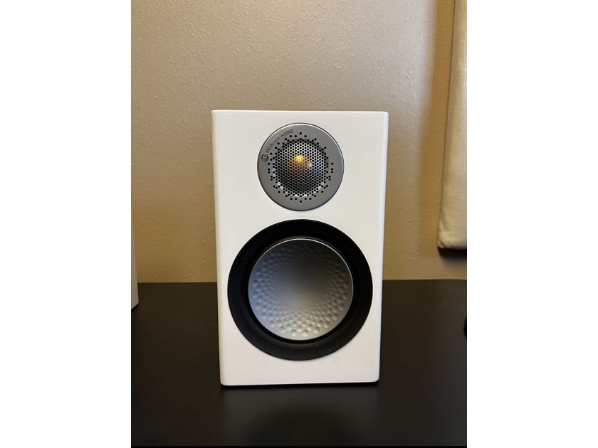 Monitor Audio Silver 50 With Stands