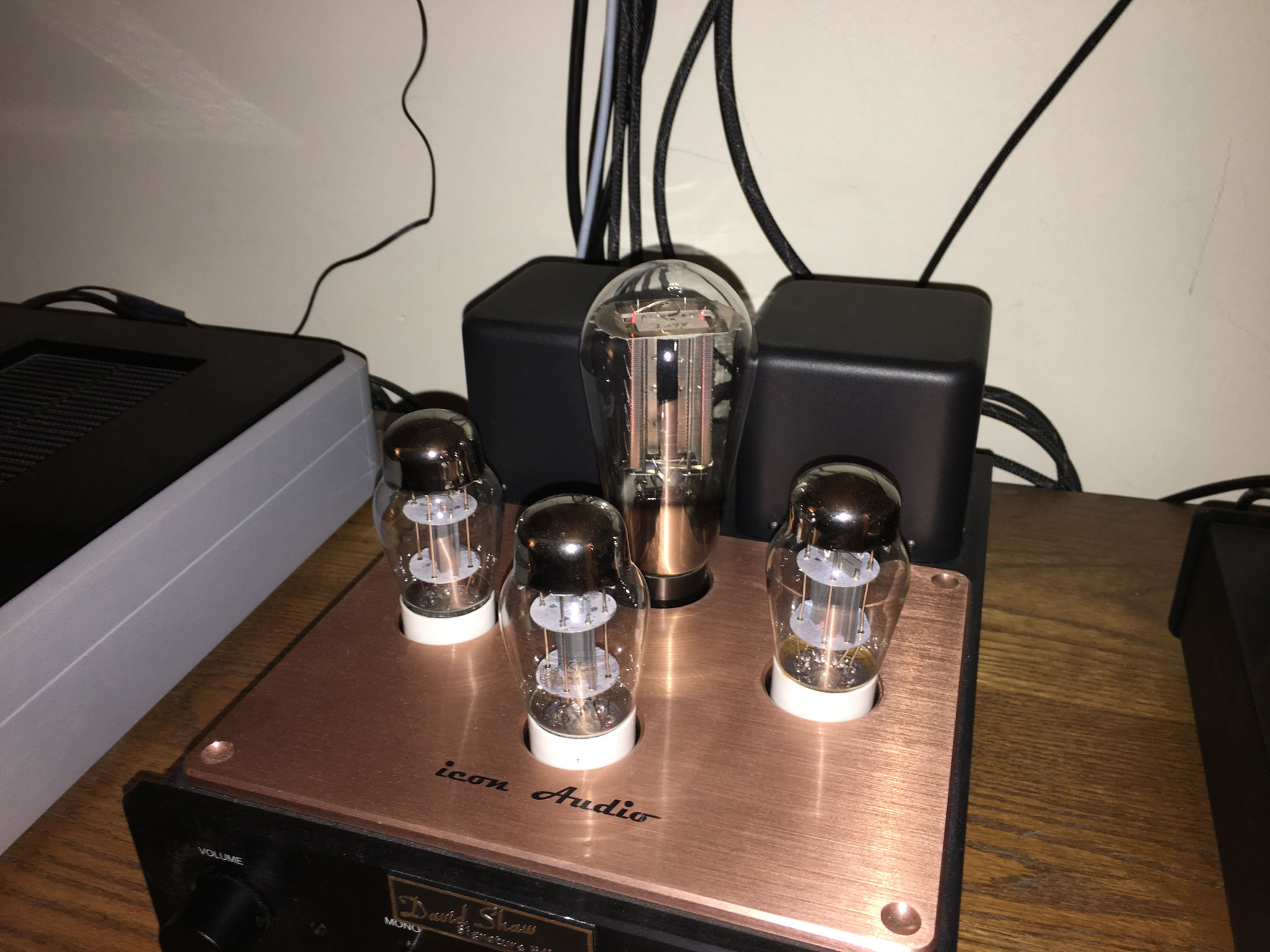 Icon Audio LA4 MKIII Tube In-Line Preamp. Absolute Soun... 3