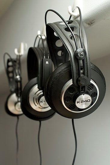 AKG K240 sextet