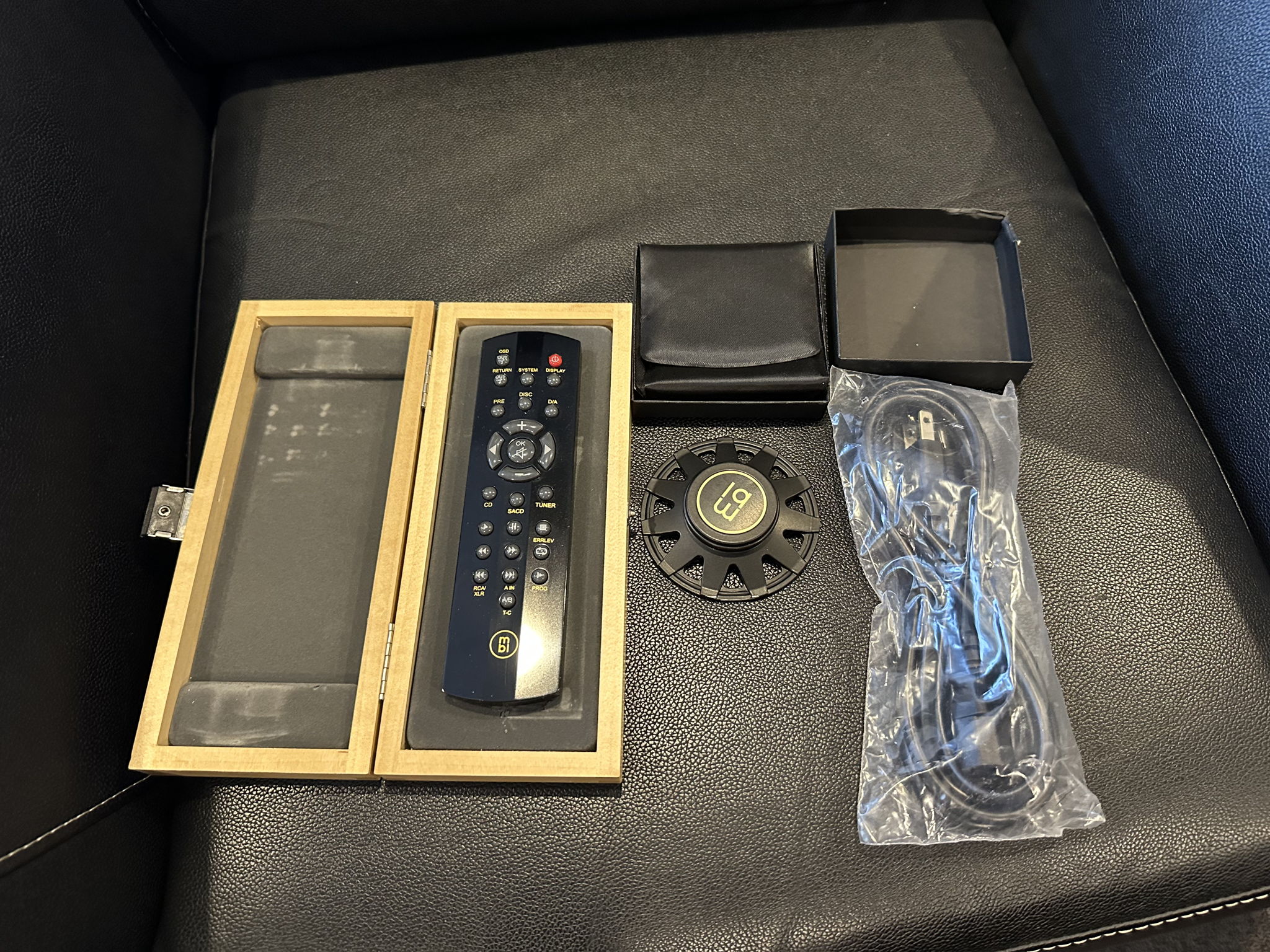 MBL 1621 A CD Transport (Black/Gold) 3