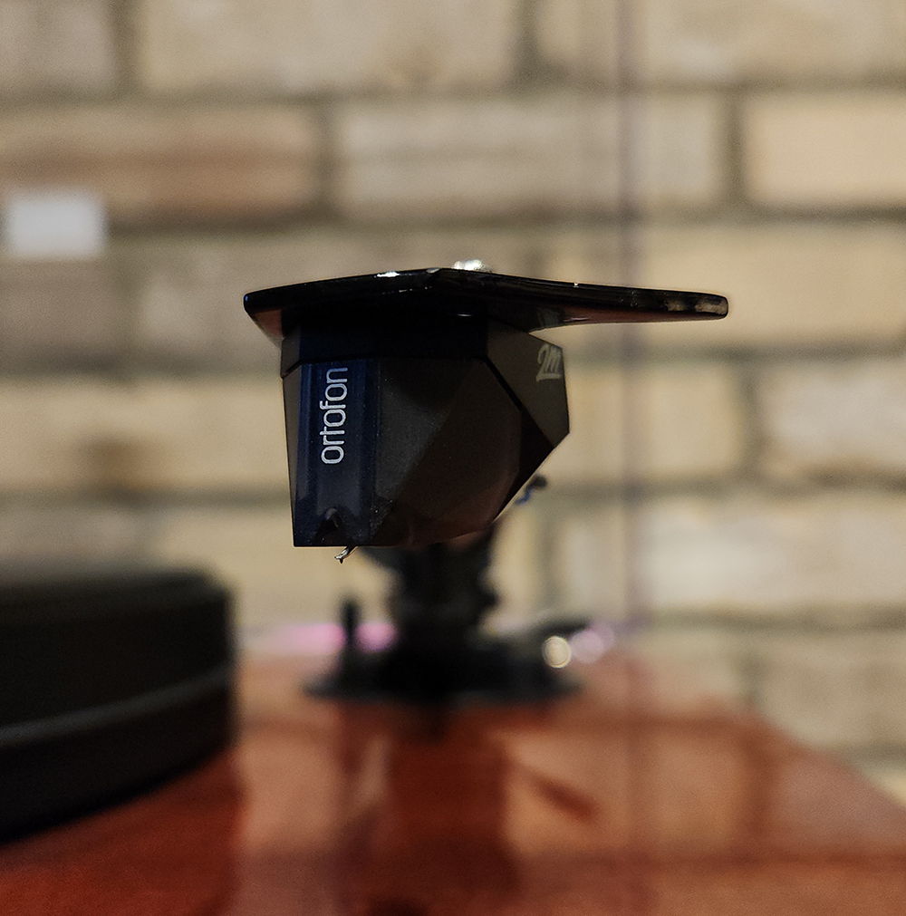 Pro-Ject Audio 2-Xperience SB Turntable - Mahogany w/ O... 11