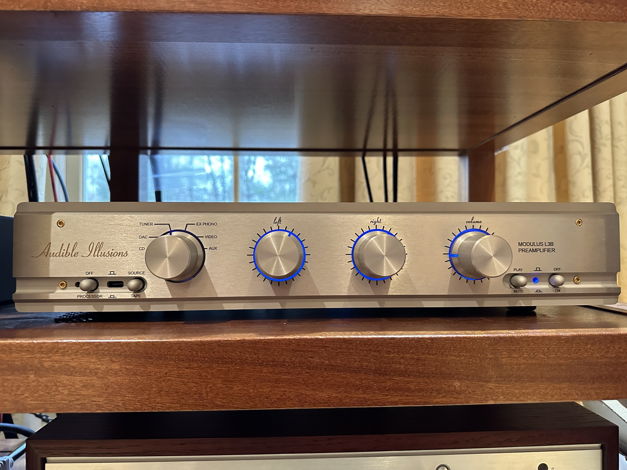 Audible Illusions L3B preamp silver - mint customer tra...