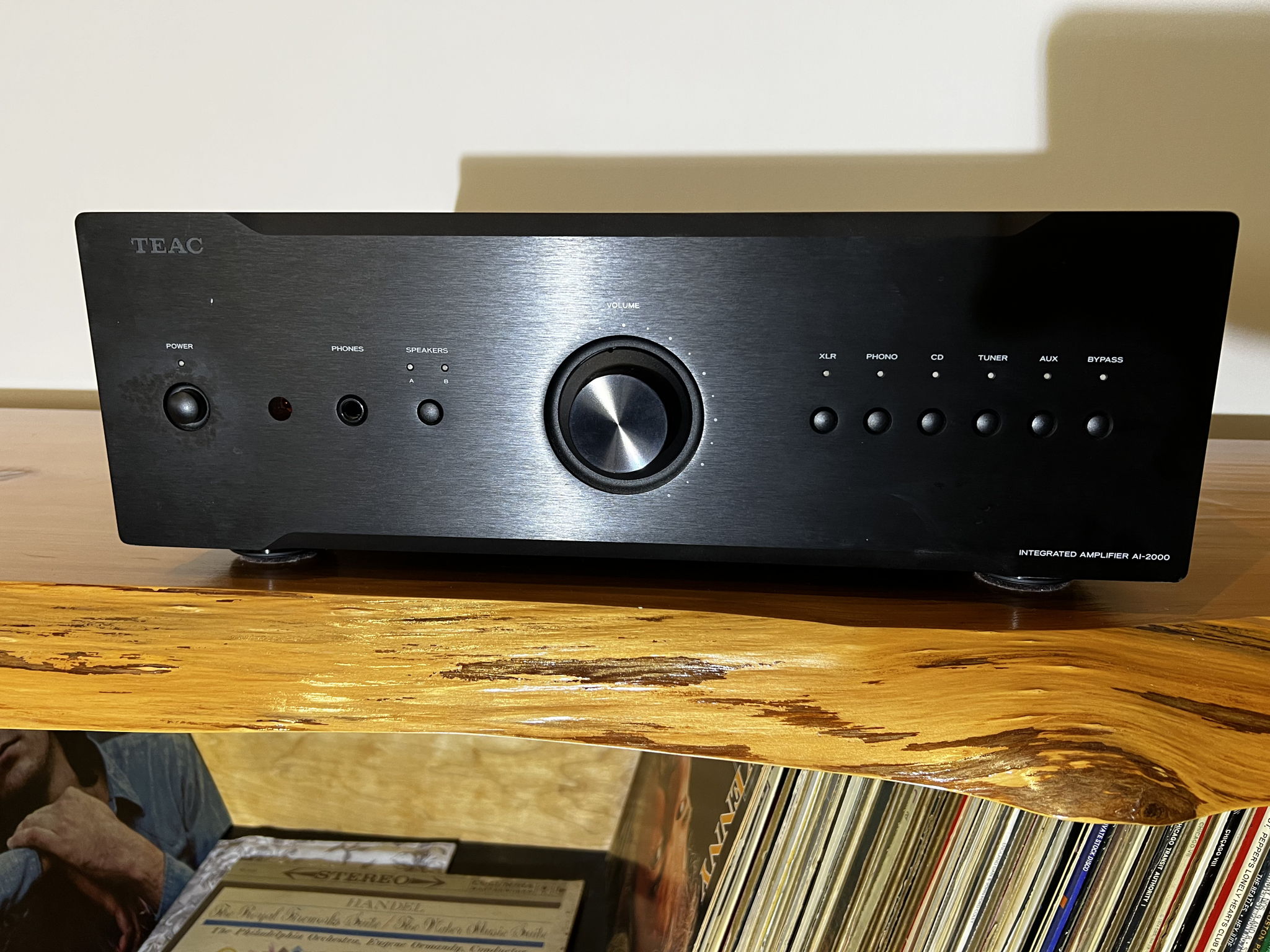 Teac AI-2000 amazing integrated amp 4