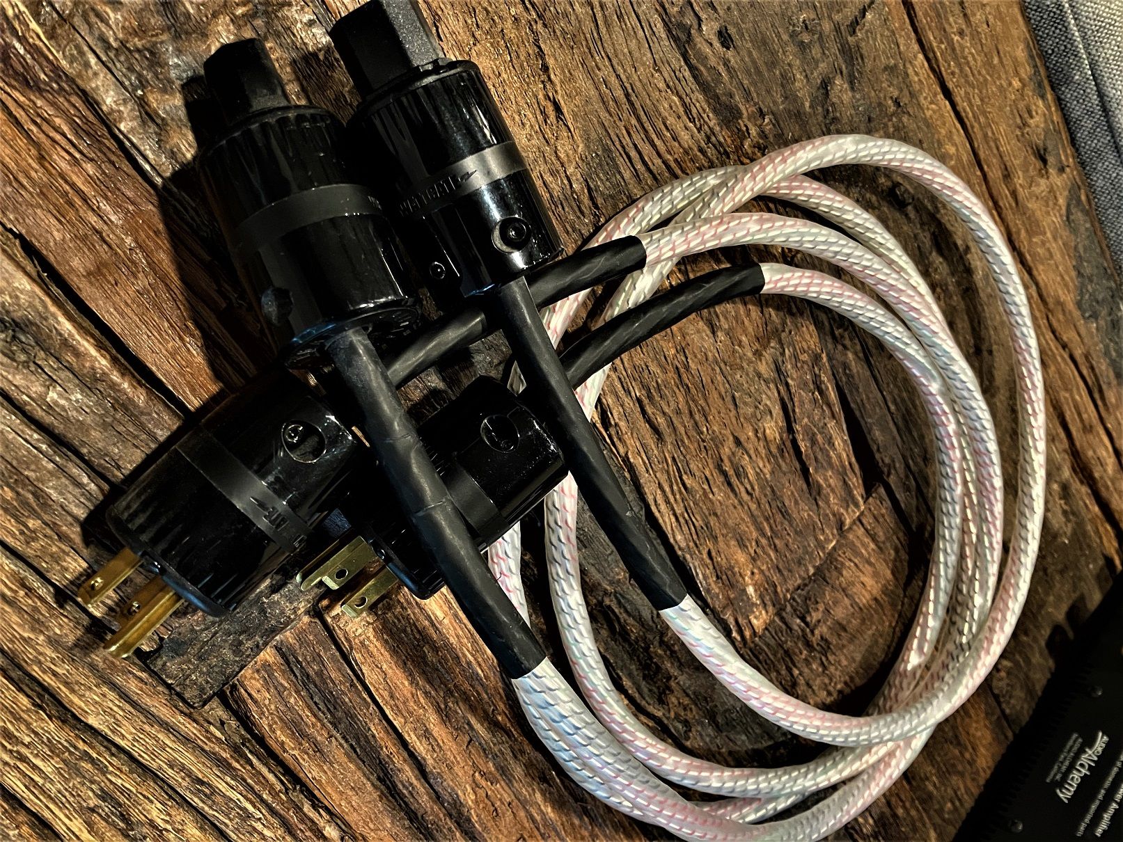 Wattgate Cords power cord 3