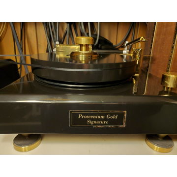 Walker Audio Proscenium Gold Signature Turntable