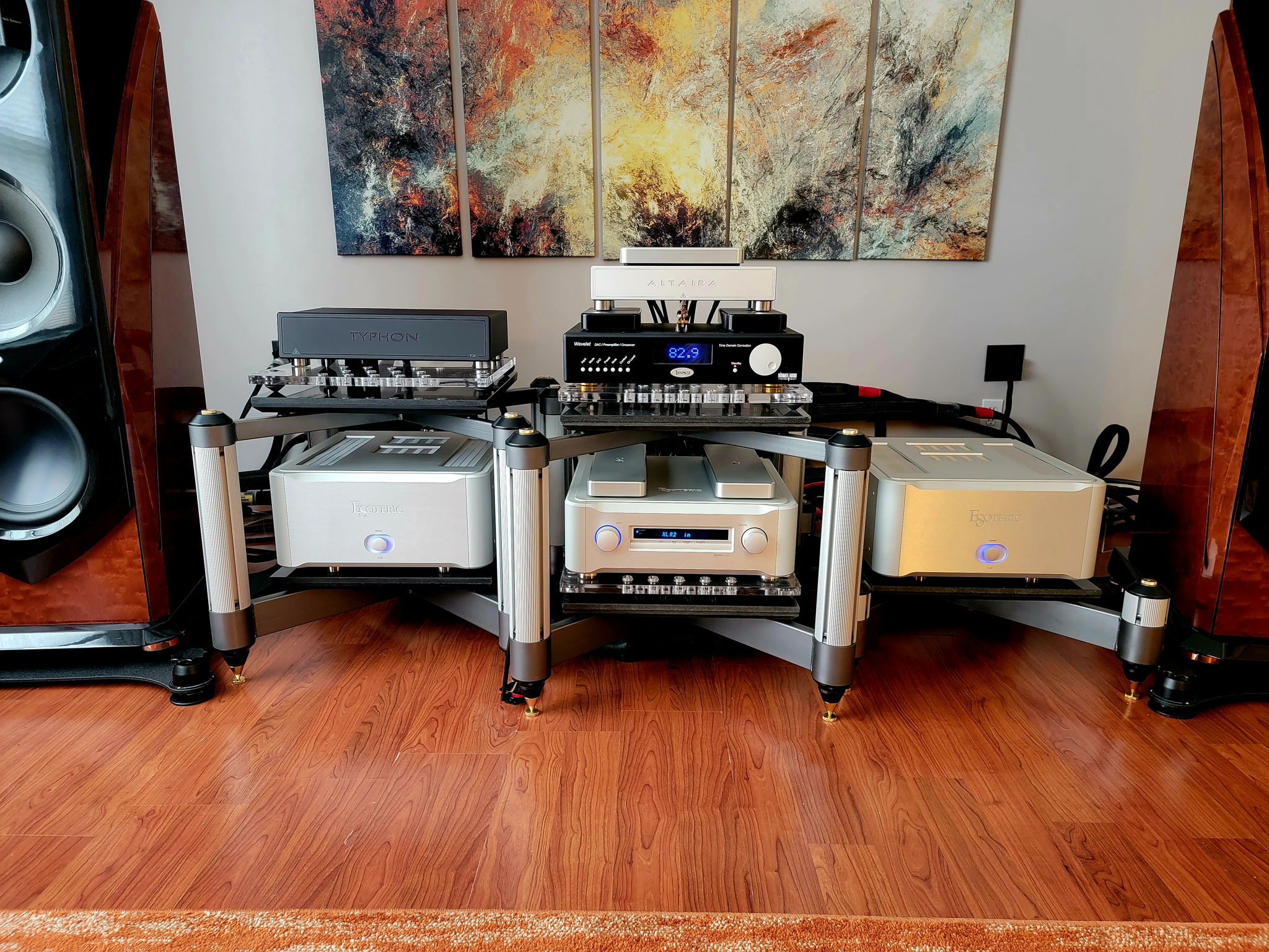 Legacy Wavelet, Shunyata Typhon T2_30amp & Altaira SG-NR, Esoteric Amps & Preamp