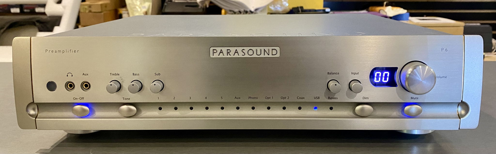 Parasound P6 Stereo Preamplifier | Silver