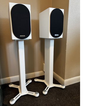 Monitor Audio Silver 50 With Stands