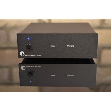 Pro-Ject Audio Systems Accu Box S2 USB - Black