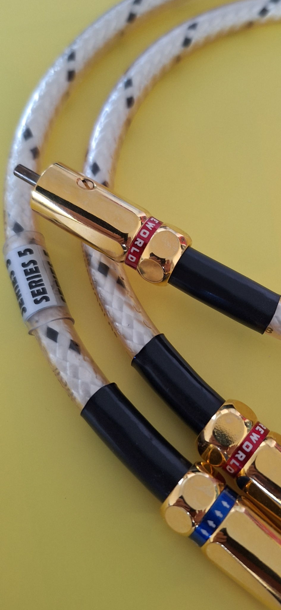 WIREWORLD Polaris III Series 5 RCA Interconnects Afford...