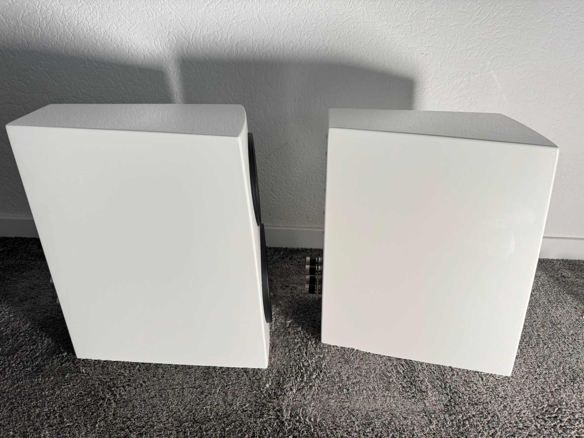 Elac Concentro S503 speakers in white from 2025 9