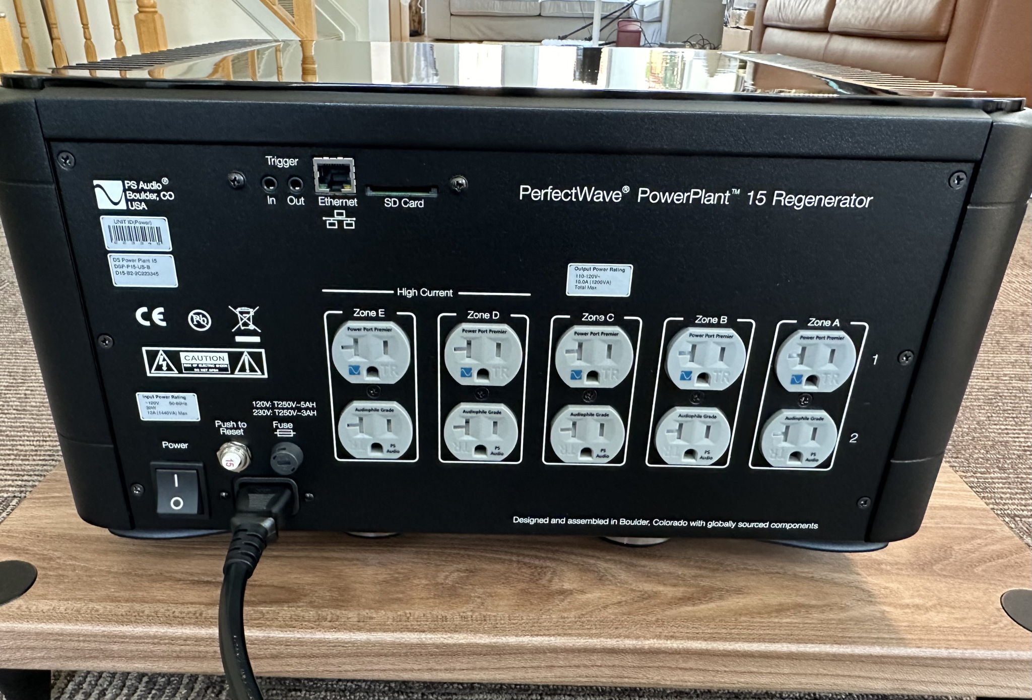 PS Audio PerfectWave P15 line regenerator in Black 4