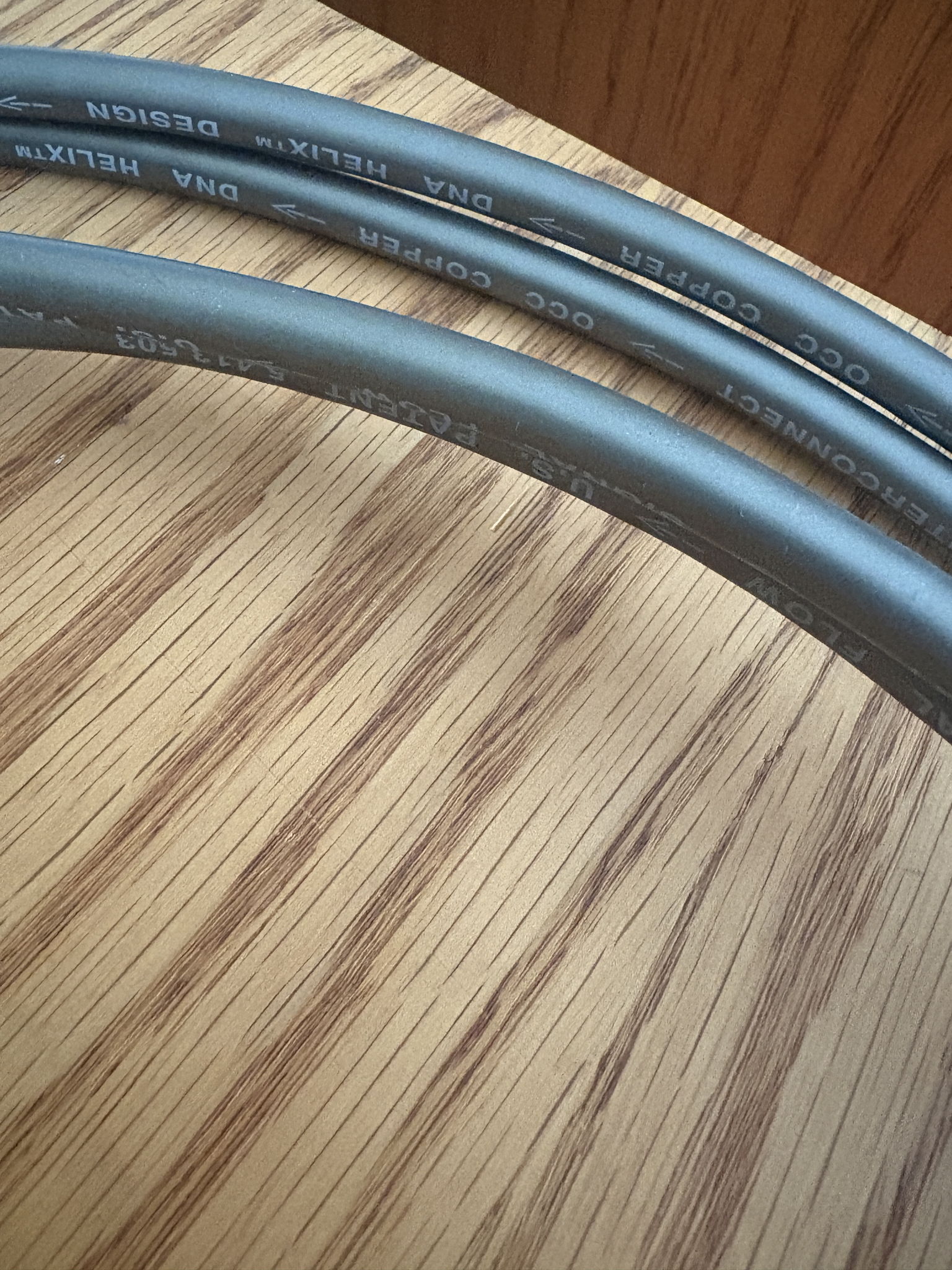 Wireworld Equinox 6 RCA interconnects, (2) 1m and (1) 1... 7