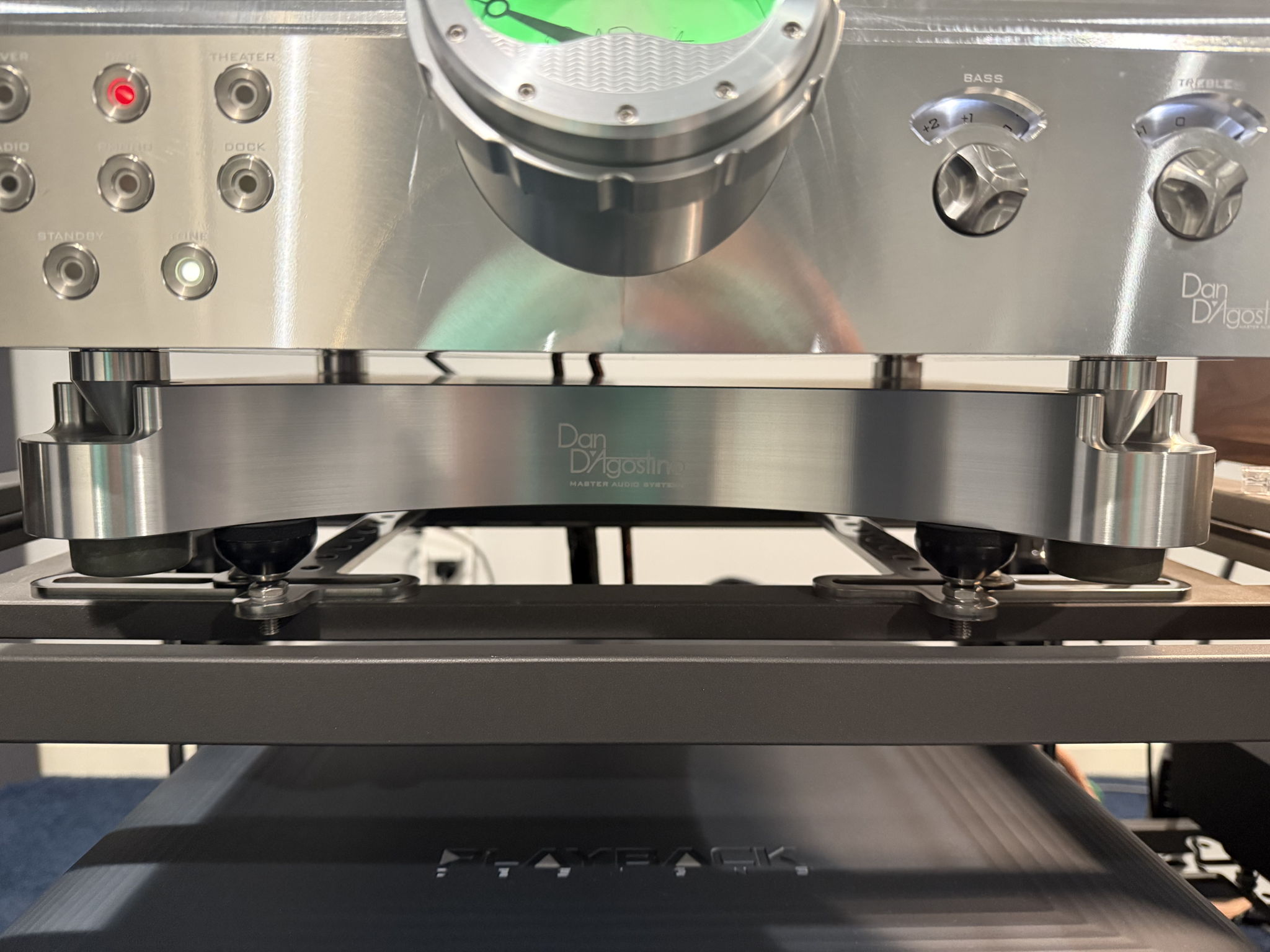 Dan D'Agostino Momentum Preamplifier Upgraded To HD 5