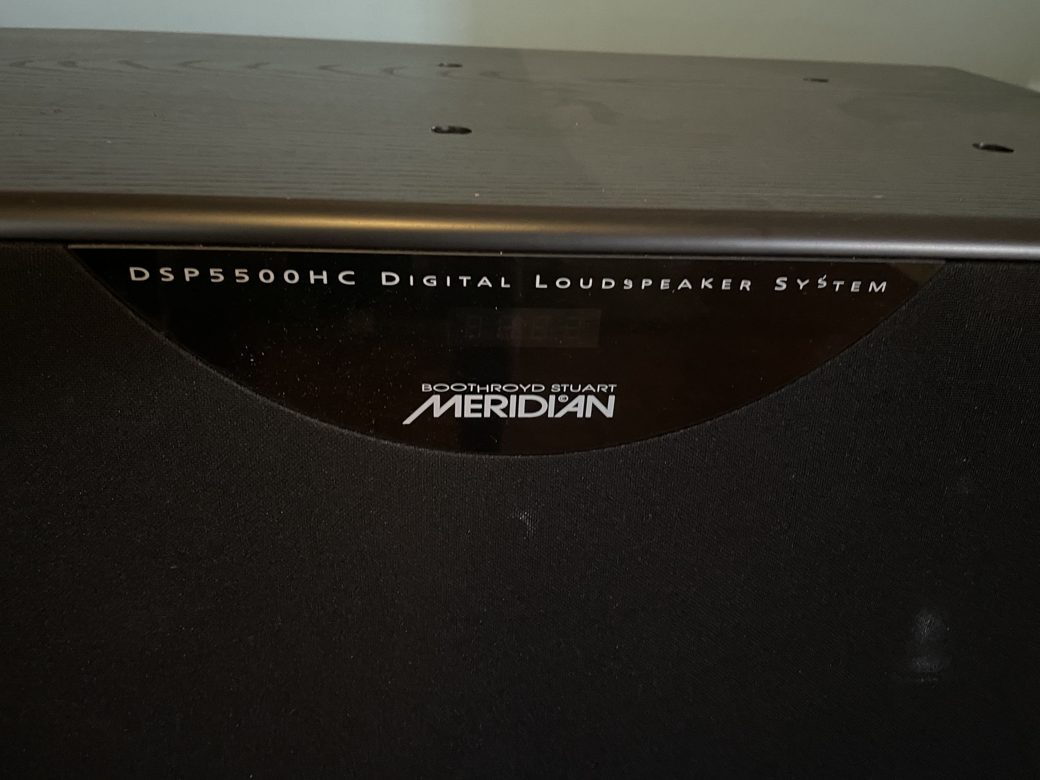 Meridian DSP-5500HC center channel speaker in black 2