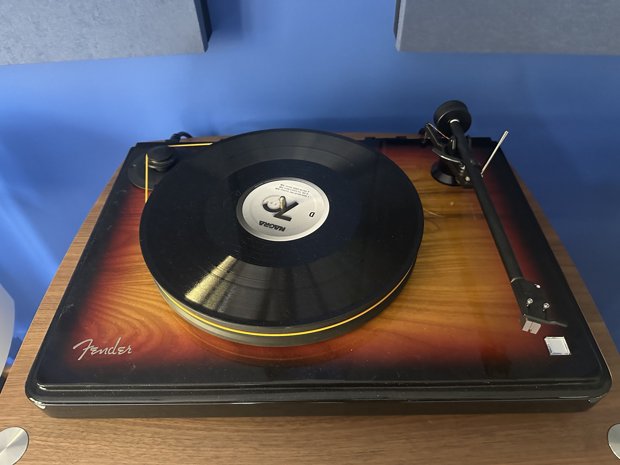 MoFi X Fender Precision Deck Limited Edition Turntable 7