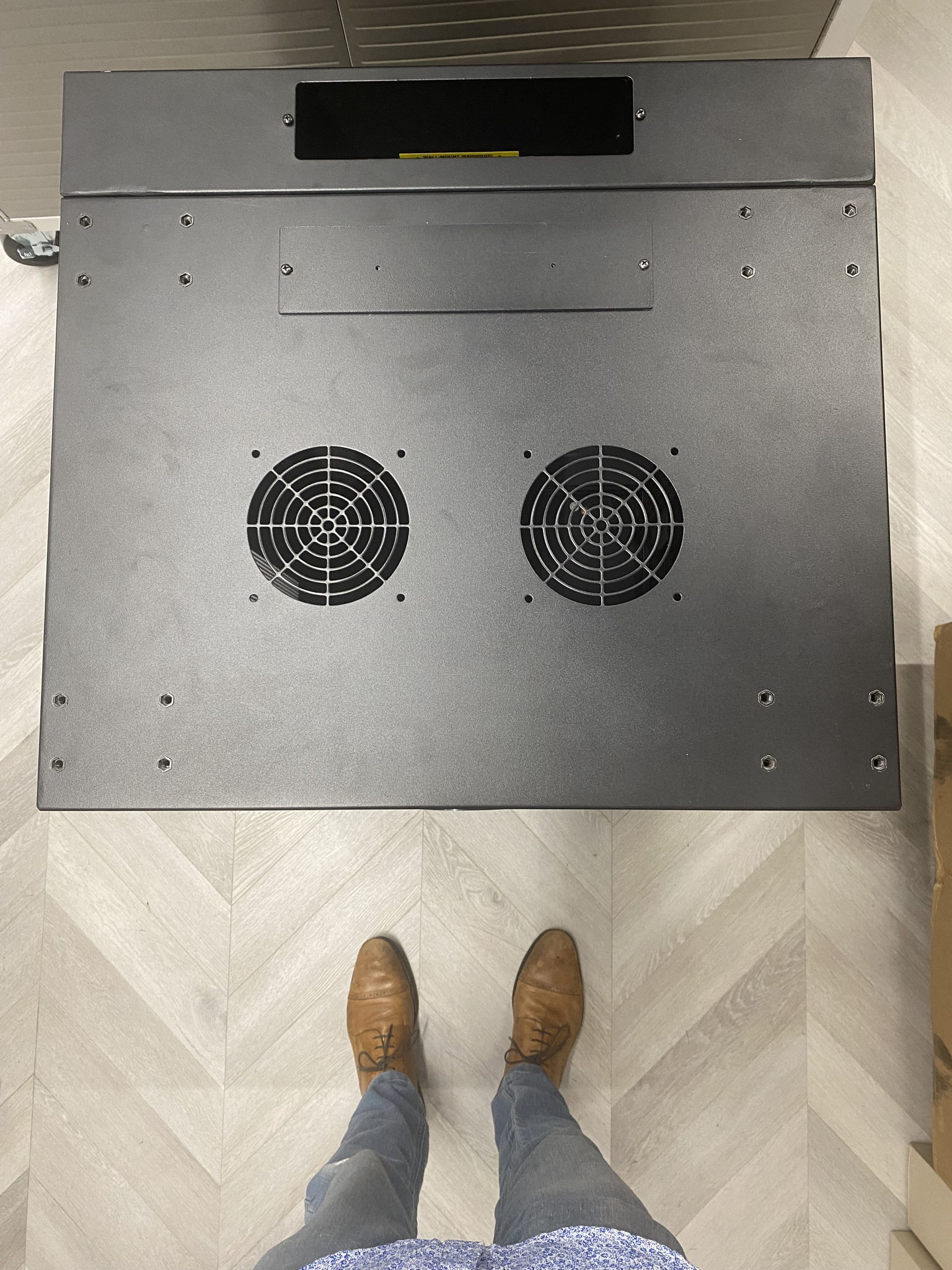 Tripp Lite SRW18US 7