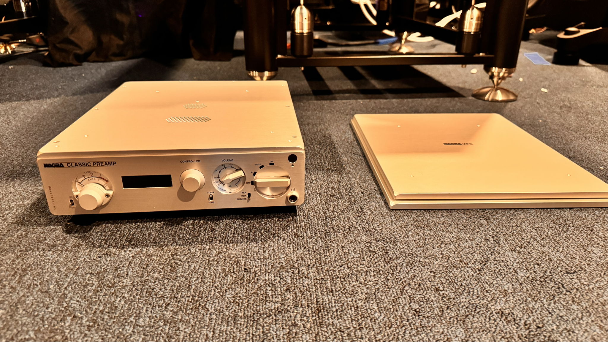 Nagra Classic Preamplifier With Isolation Base 4