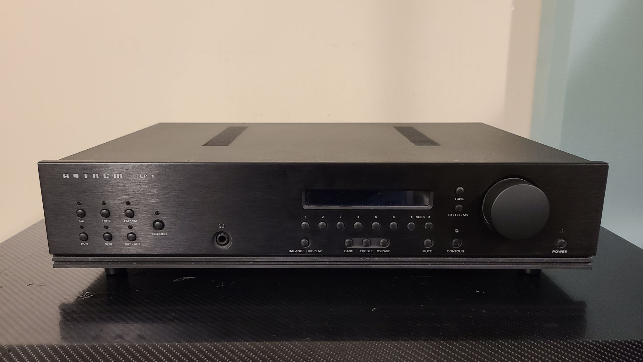 Anthem TLP-1 Stereo Preamplifier 2