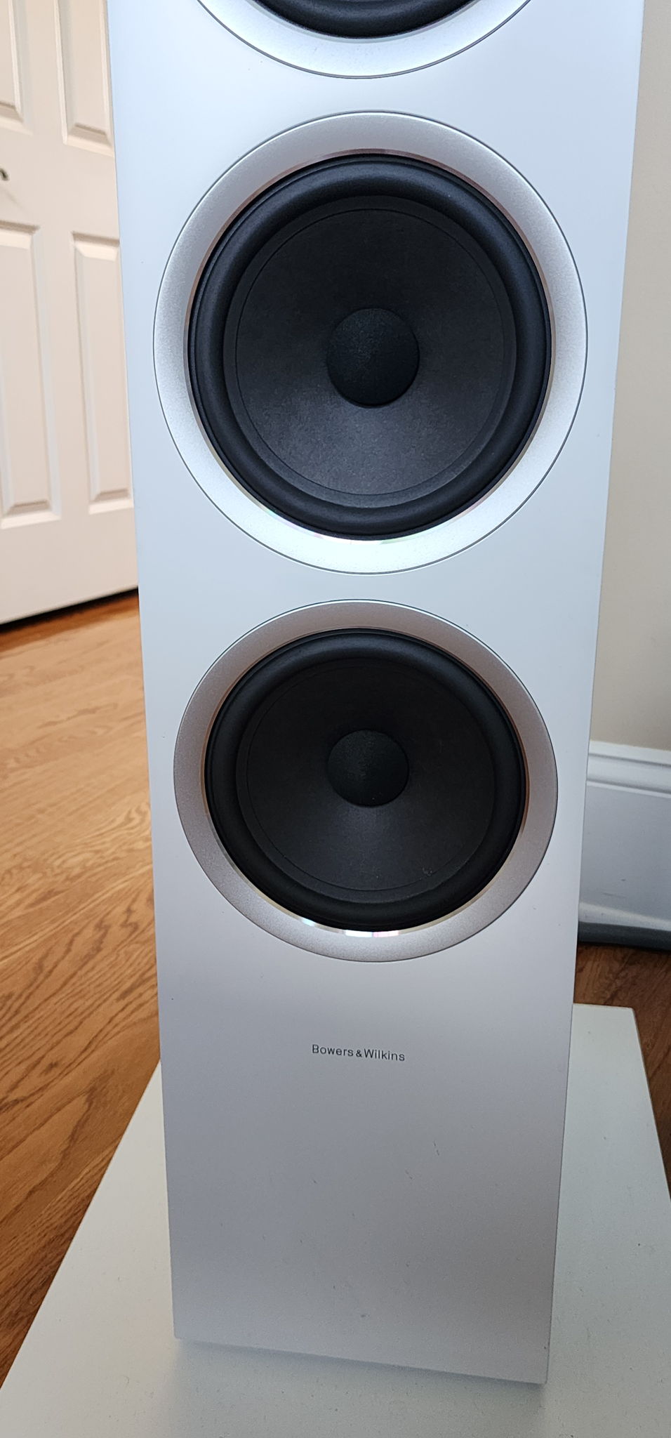 B&W (Bowers & Wilkins) 702 S2 with Monster 2.4 BiWires 8