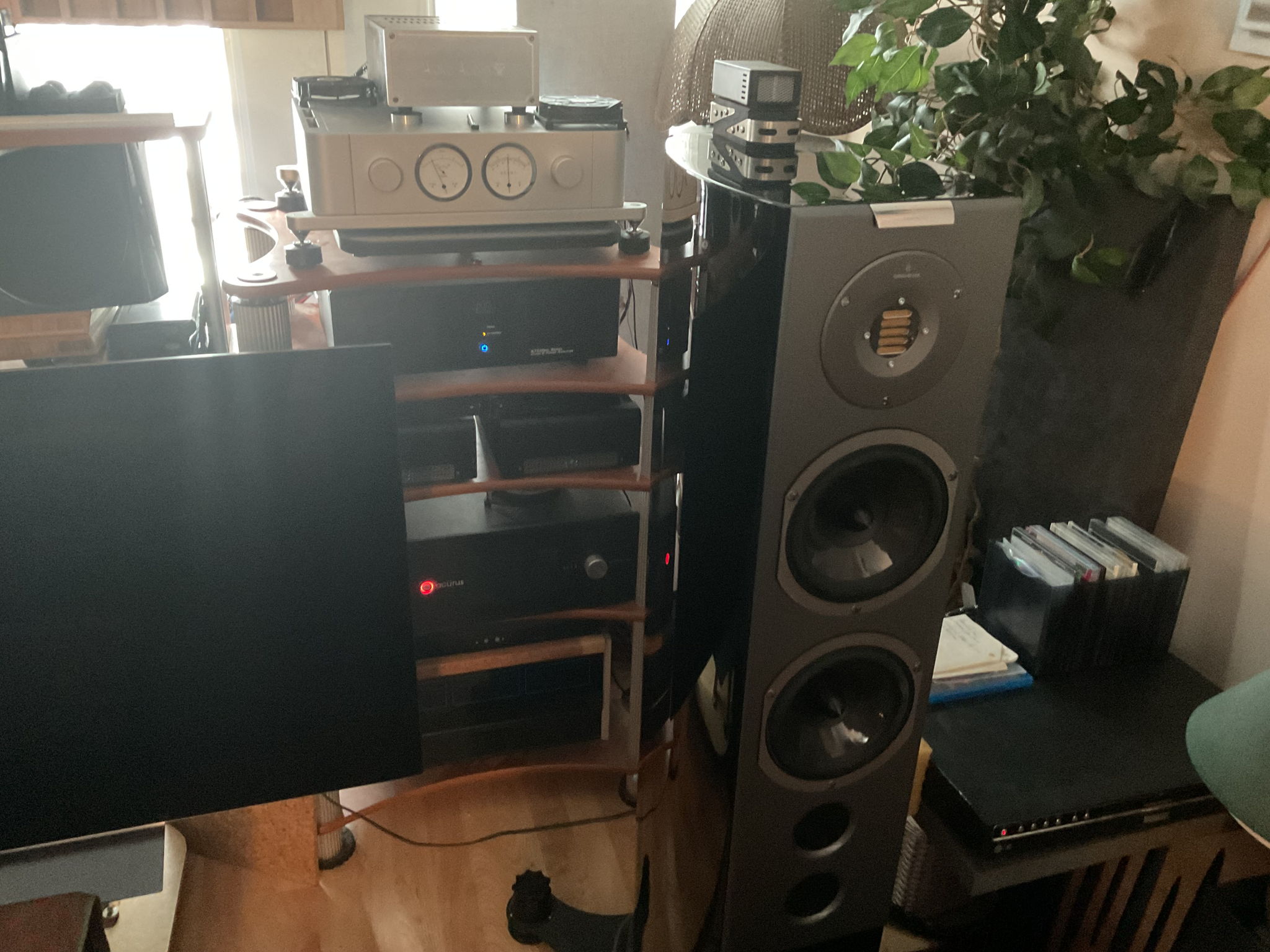 Audiovector R6 Arreté