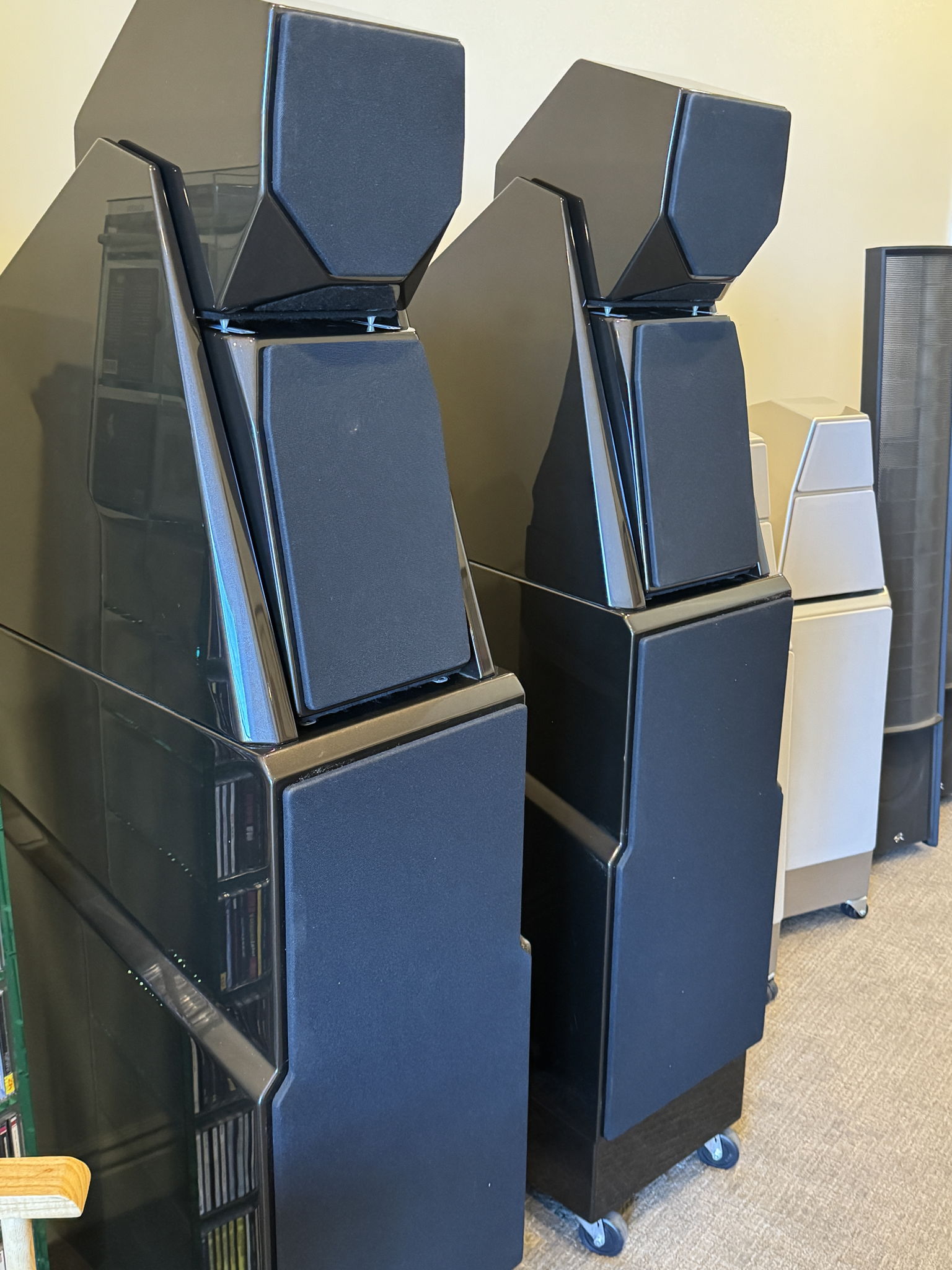 Wilson Audio Certified Authentic Pre-Owned MAXX 3 2