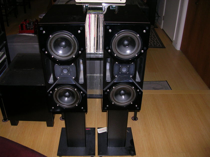 WILSON AUDIO CUBS.... SERIES 1.....GLOSS BLACK PERFECT  QUESTIONS CALL 1-208-791-0805  ..PRICE DROP !!!!