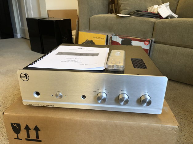 Rogue Audio Sphinx V2 Hybrid Integrated Amp Demo W/Remo...