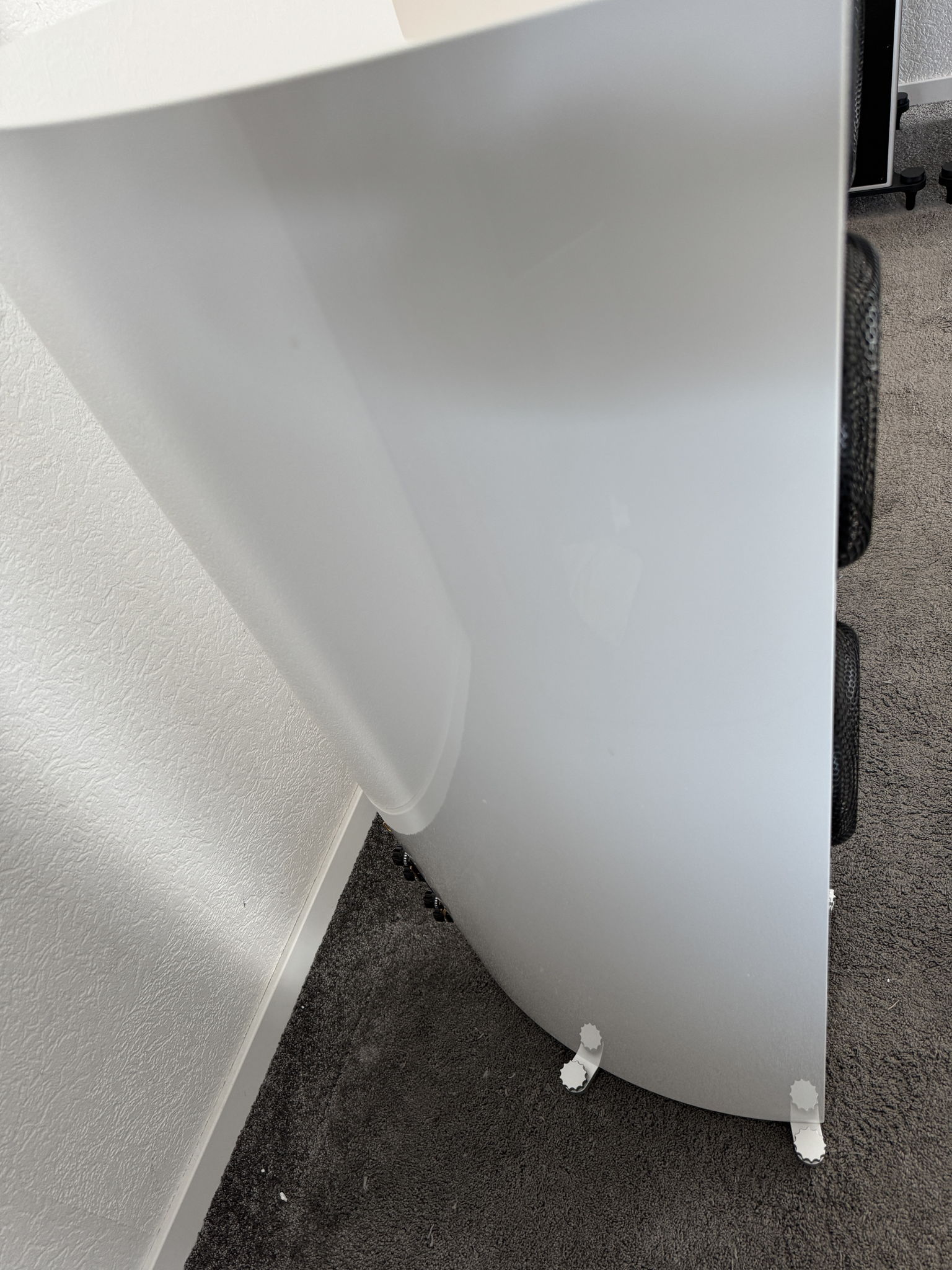 Gauder Akustik Vescova Black Edition speakers in white 7