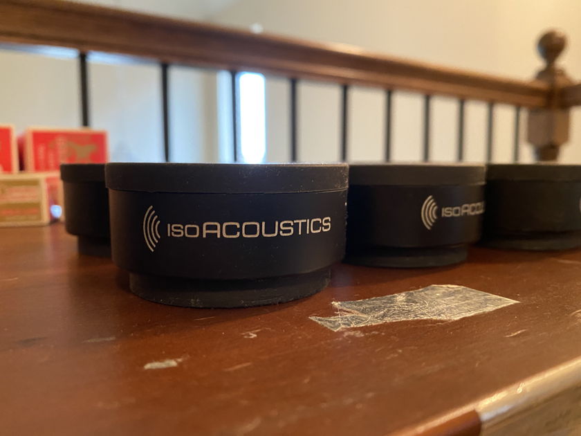 (8) IsoAcoustics ISO-PUCK