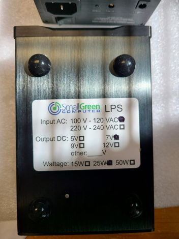 Small Green Computer 7V Linear Power Supply