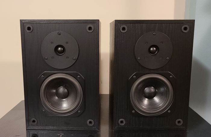 Design Acoustics DB-5 Standmount Loudspeakers.