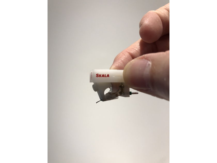 Lyra Skala moving coil cartridge