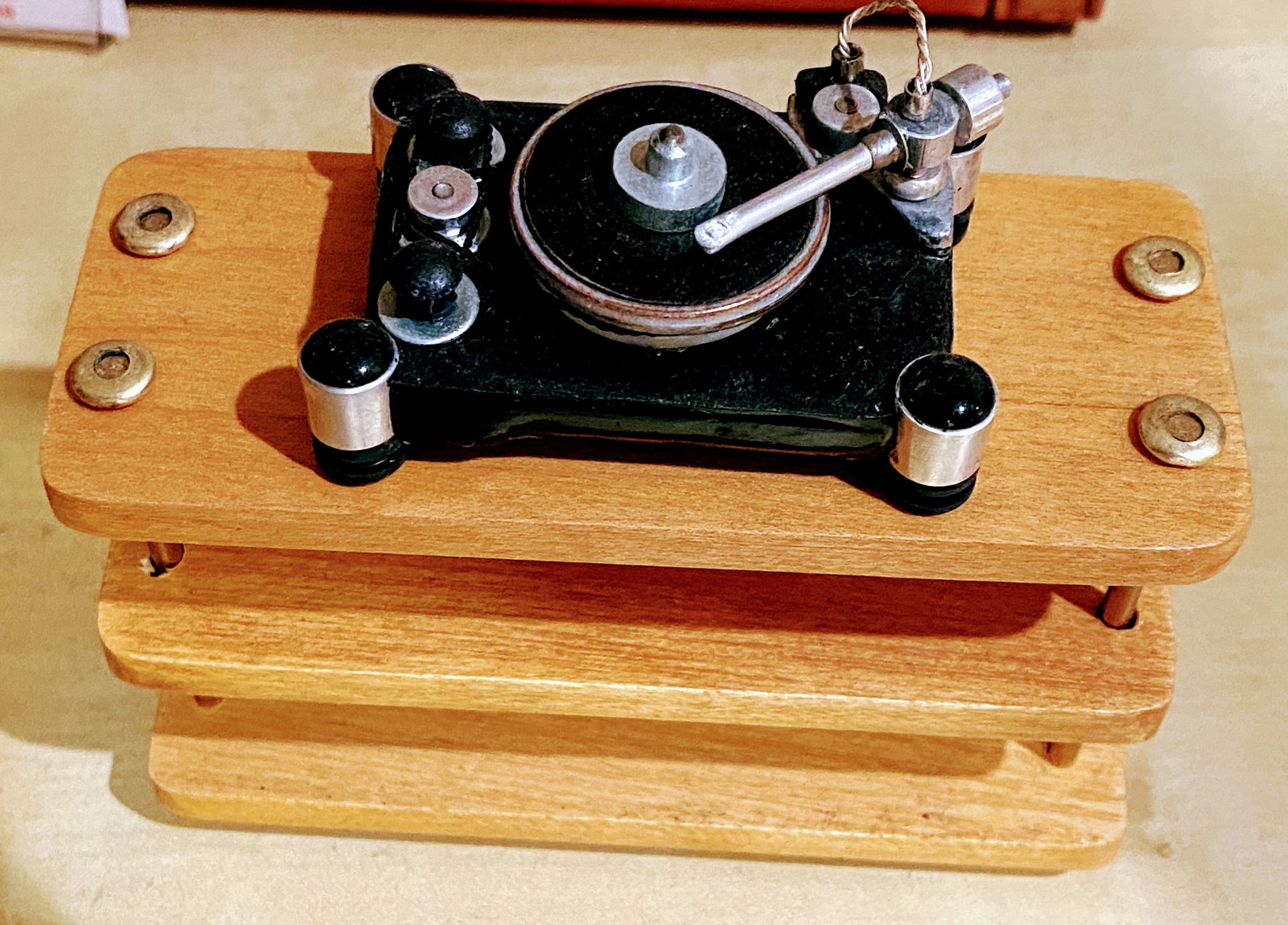 Tiny Handmade Replica VPI TNT6 & Rack by Spinplanet